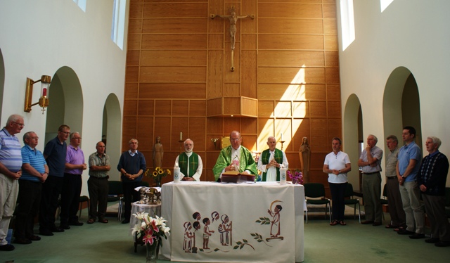 EHartnett leads Eucharist